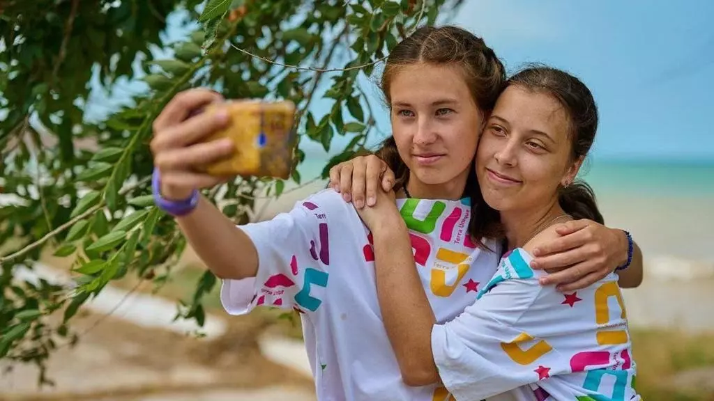 Ямал запустил экскурсионный проект для детей из Волновахи