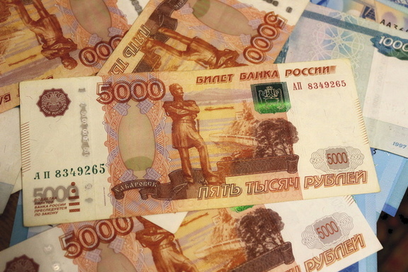 Югра получит свыше 6 млрд рублей для поддержки экономики в условиях санкций
