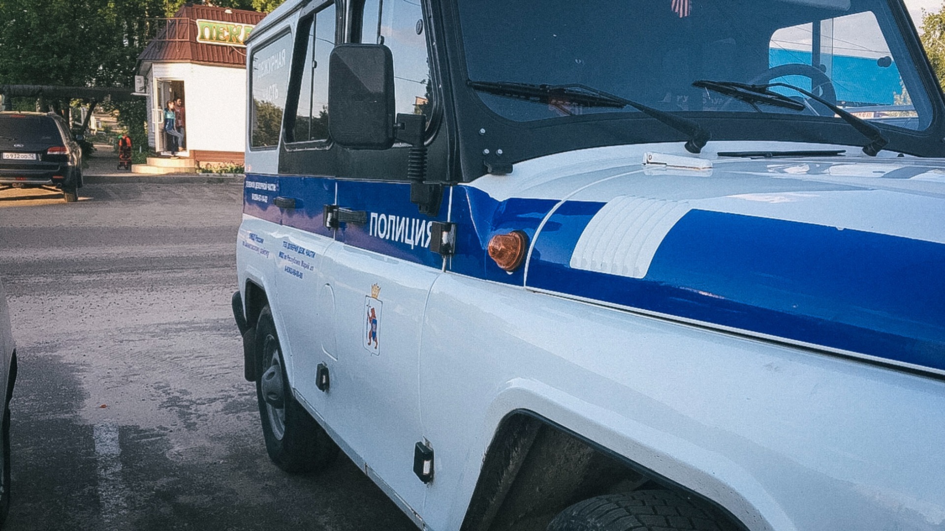 Полиция в Сургуте займётся водителем Lexus, устроившем дорожную разборку с битой