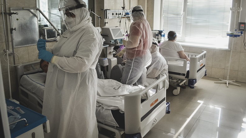 COVID-бригада медиков из Якутска вылетела на помощь коллегам в Оленьку