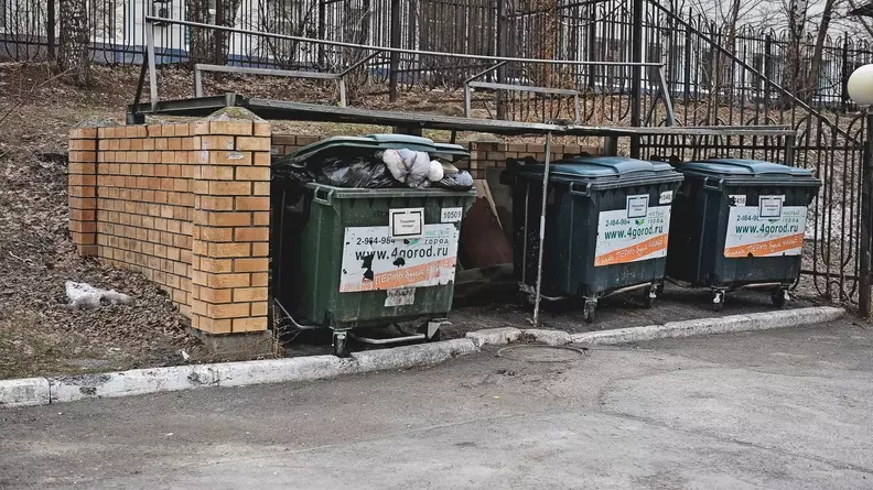 В ХМАО 750 бизнесменов подкладывали свой мусор в контейнеры многоэтажек