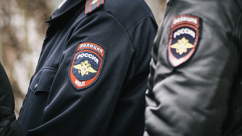 В Ноябрьске неизвестный избил и силой увез девушку, полиция проводит проверку