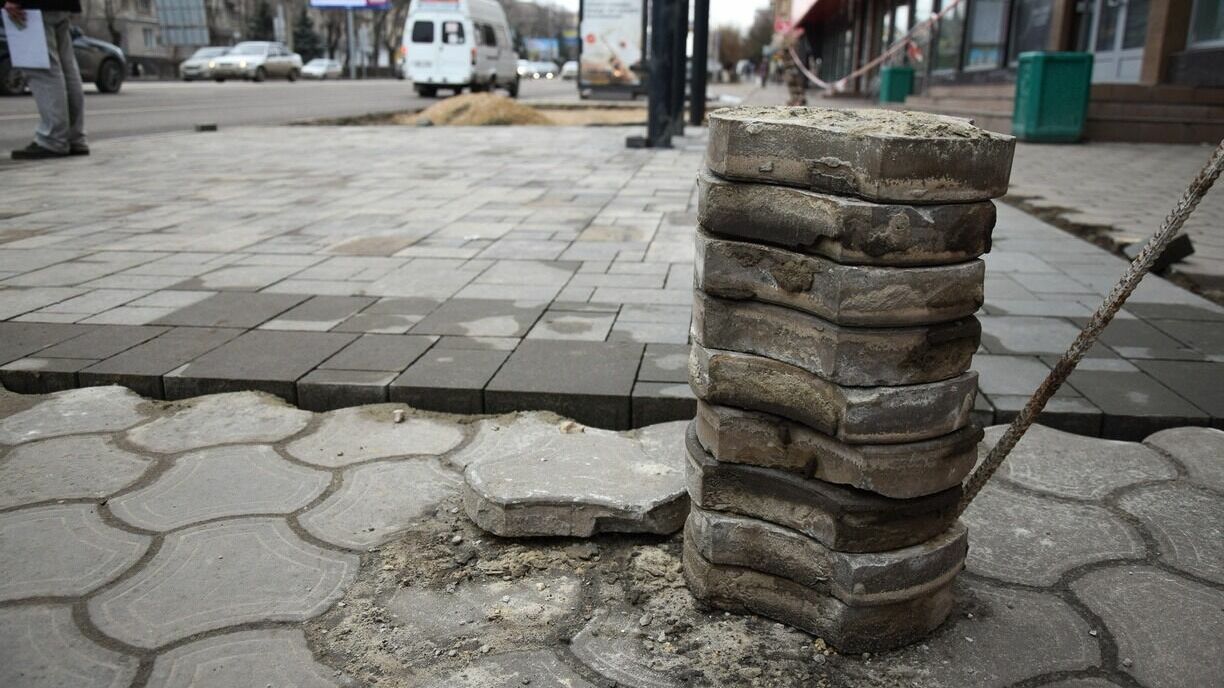 Мэр Андрей Филатов: в 2023 году в Сургуте отремонтируют почти 7 тысяч километров улиц