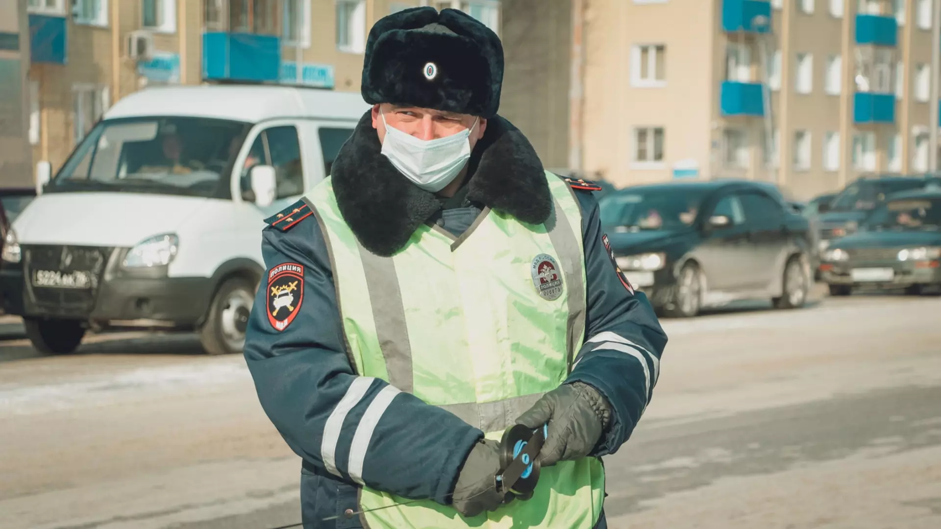 Мигрант без прав пытался подкупить инспектора в Нижневартовске