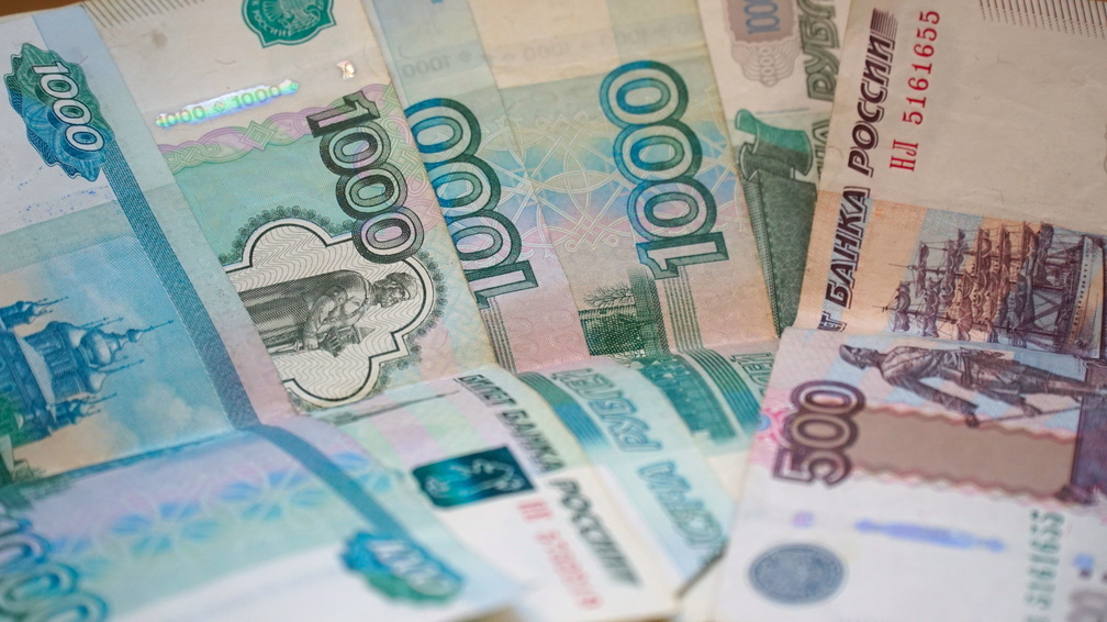 За сутки 11 жителей ХМАО перевели мошенникам свыше 1,7 млн рублей