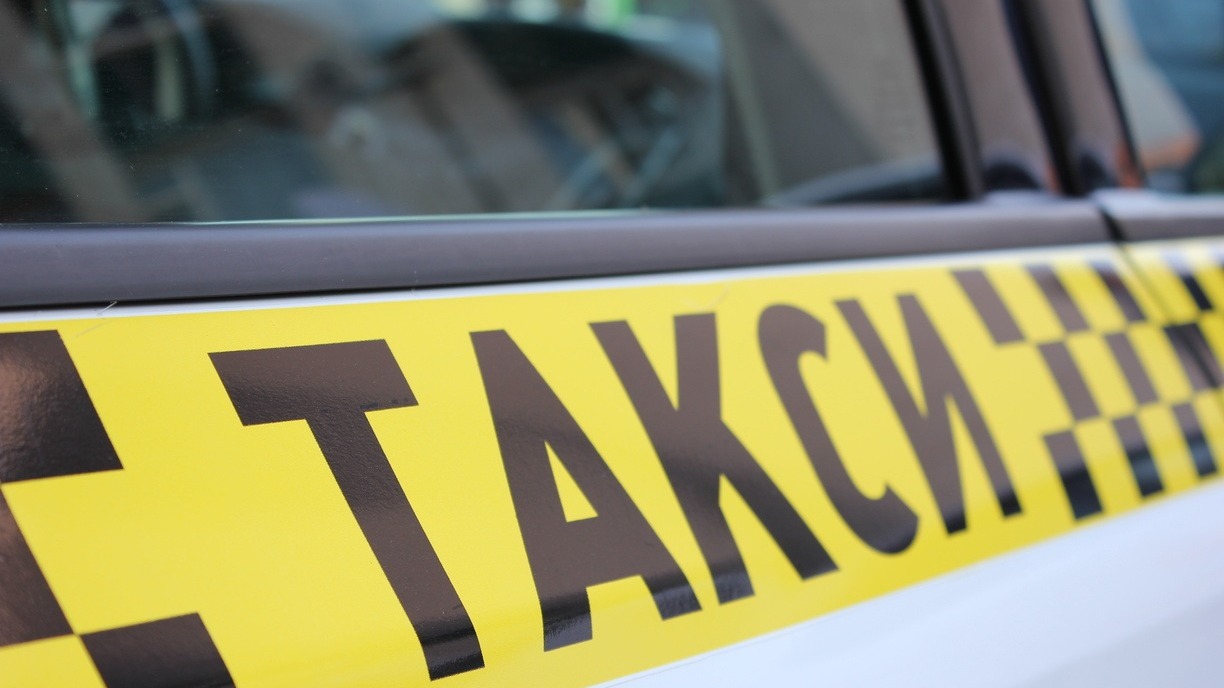 В Ханты-Мансийске пассажиры с отвёрткой напали на таксиста