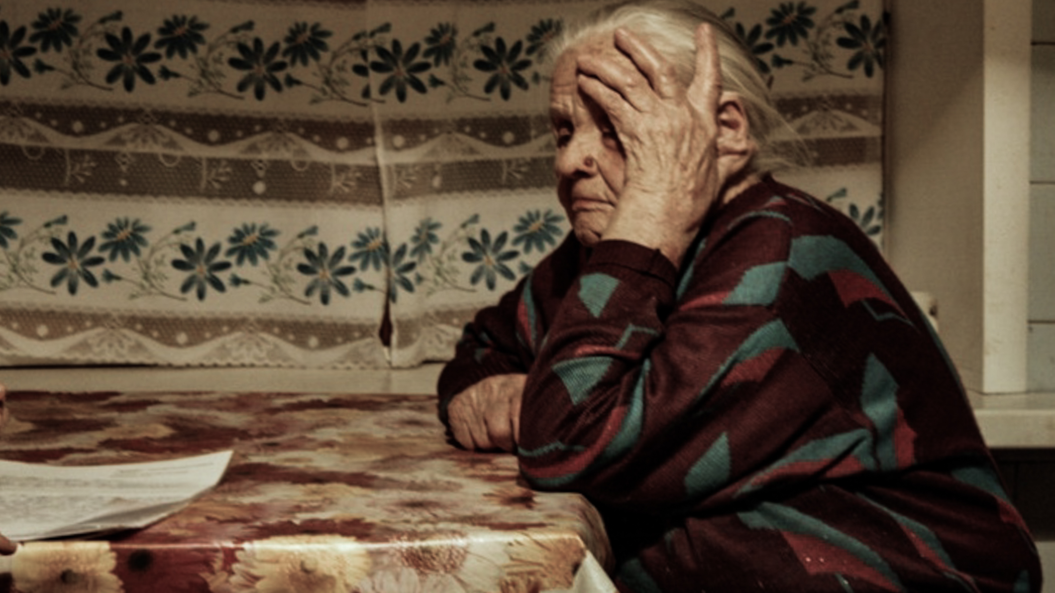 В ХМАО мошенники обманули 80-летнюю бабушку на 120 тысяч рублей