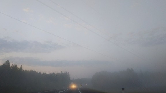 Смог от бушующих в Югре пожаров добрался до Томской области