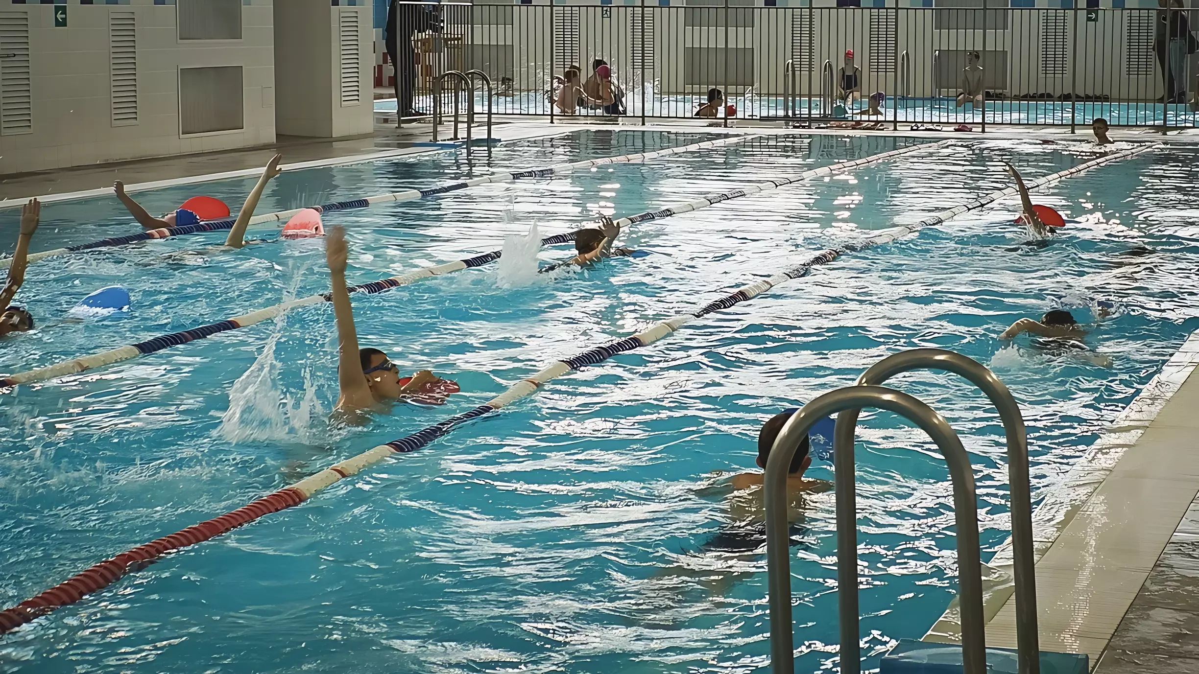 Два бассейна в Нижневартовске запретили мусульманские купальники