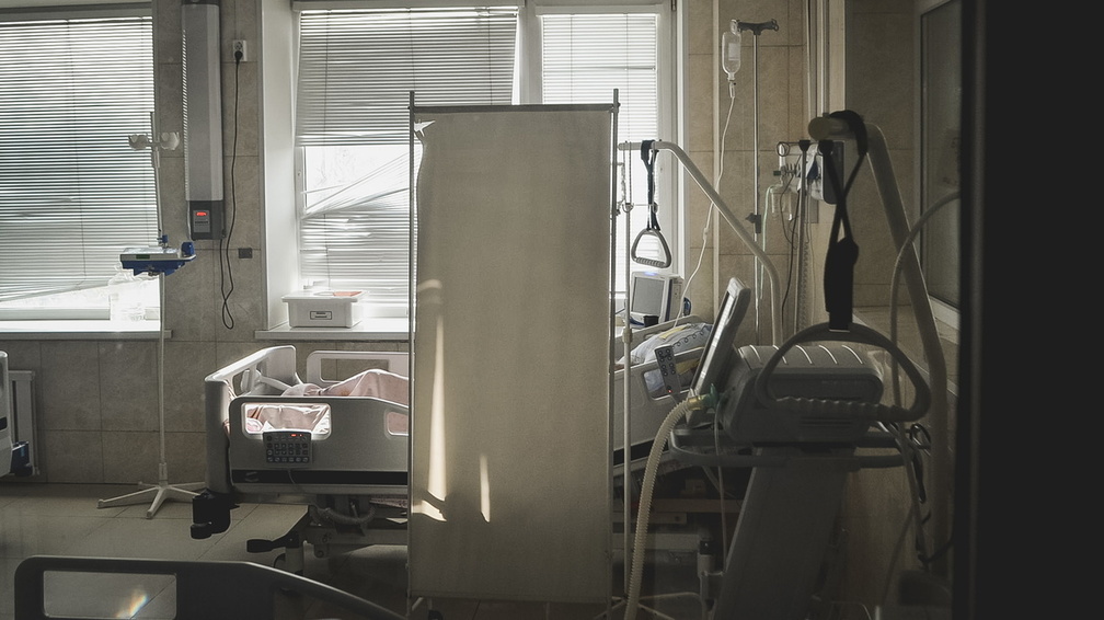 В Югре за сутки погибли 13 пациентов с COVID