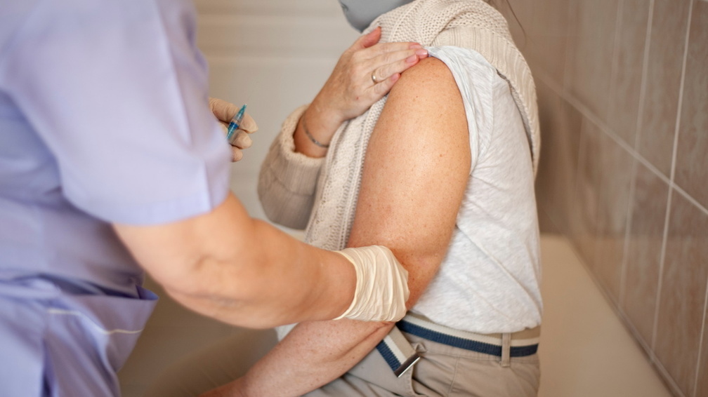 Порядка 90% жителей Сургута сделали прививку от гриппа
