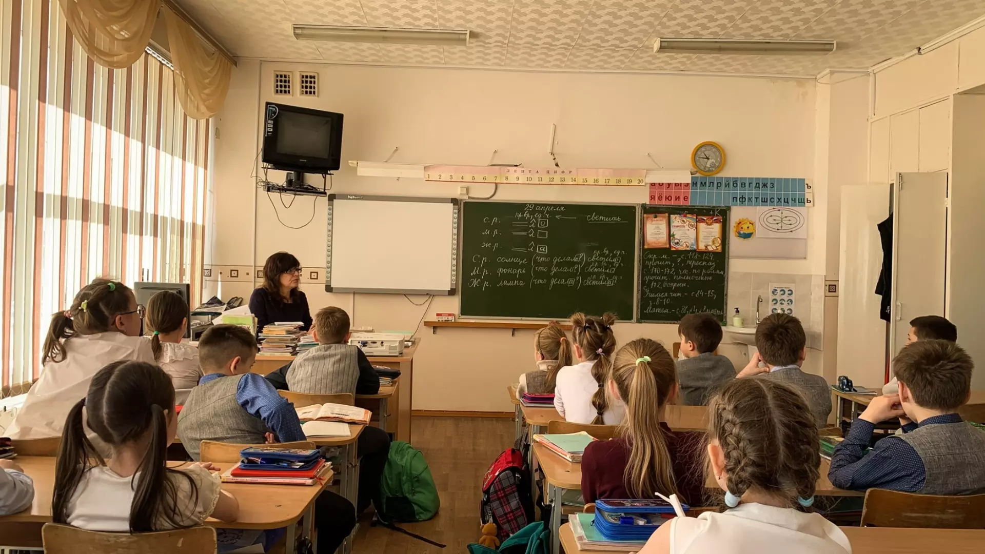 В школах Сургута появились классы для детей мигрантов, не знающих русский язык