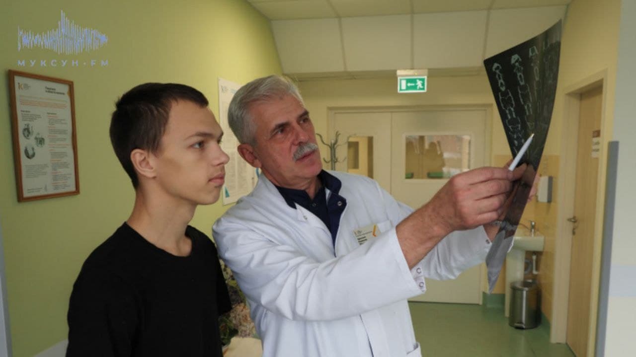 В Красноярске хирурги удалили опухоль 16-летнему подростку и избавили его от насморка
