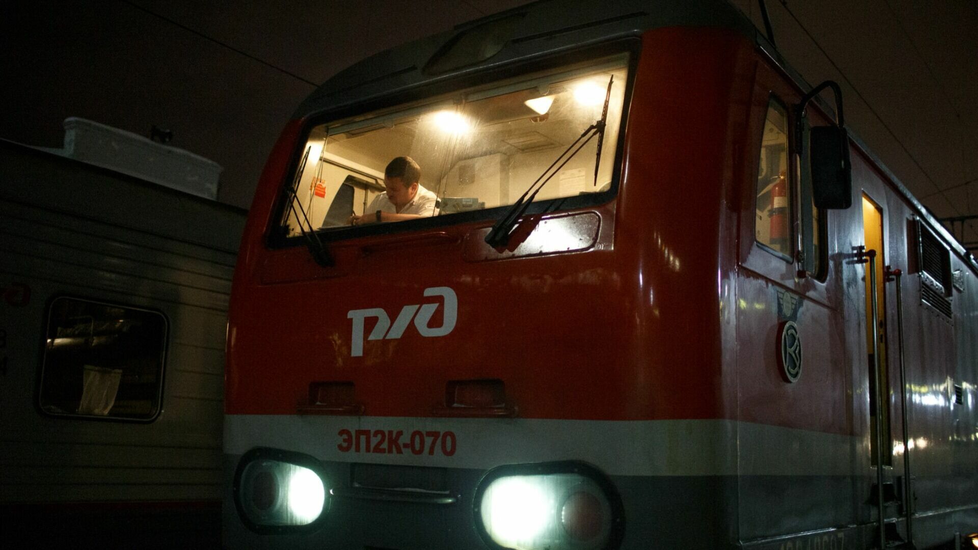 С 30 октября отменят пригородный поезд Сургут — Нижневартовск — Сургут