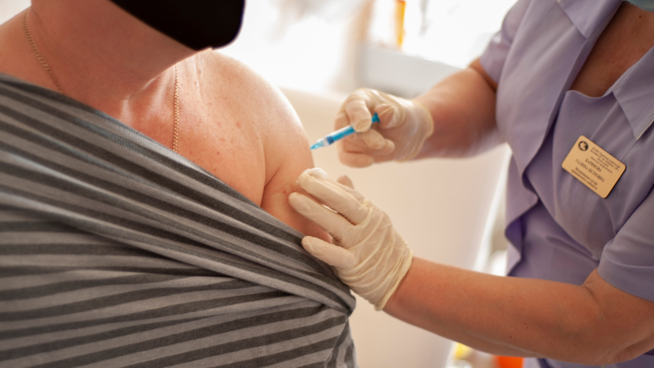 Врачи Нижневартовска обвинили горожан в создании очередей на пунктах вакцинации