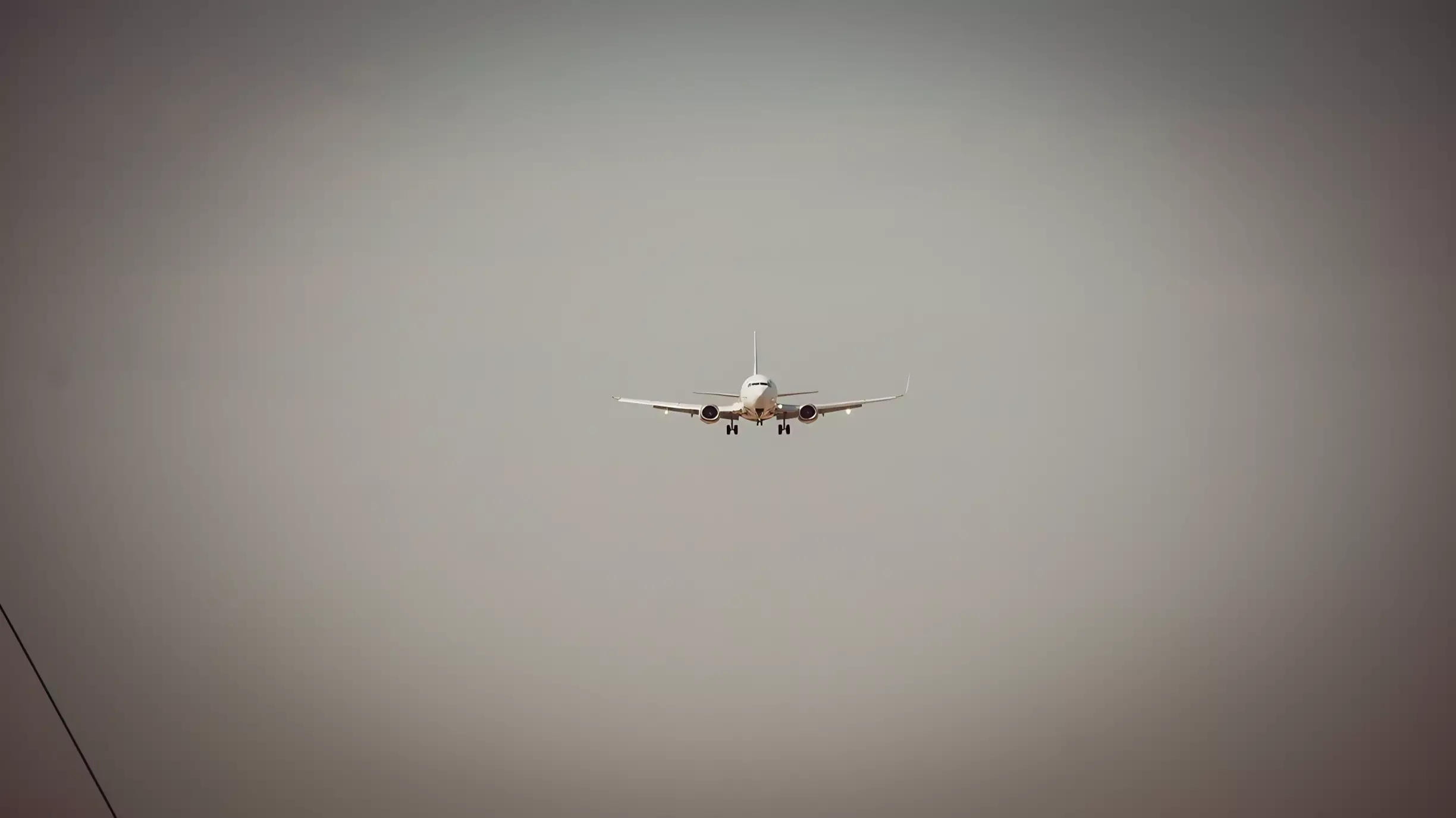 Самолет UTair вернулся в место вылета из-за неисправности в воздухе
