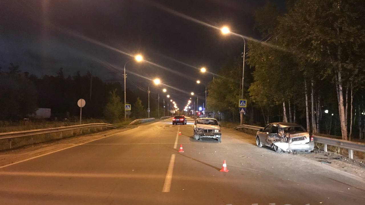 В Сургуте пьяный водитель протаранил ВАЗ, три человек пострадали