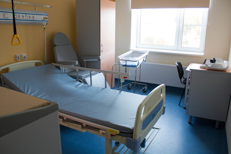 В ХМАО за сутки госпитализировали 98 пациентов с COVID