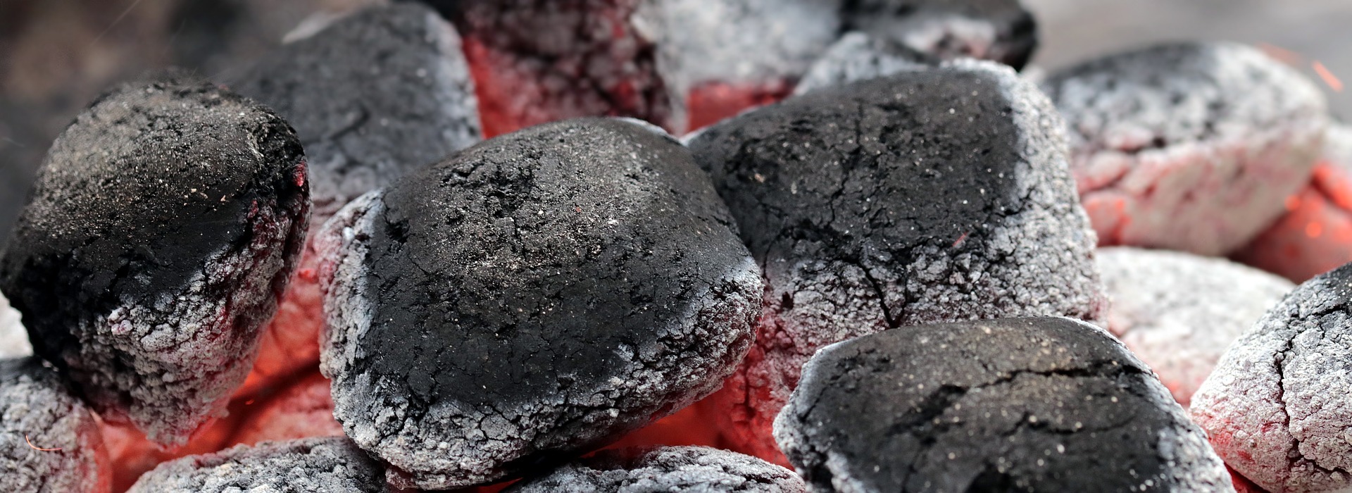 Страдающим от дыма жителям Минусинска привезли 40 тонн бездымного угля