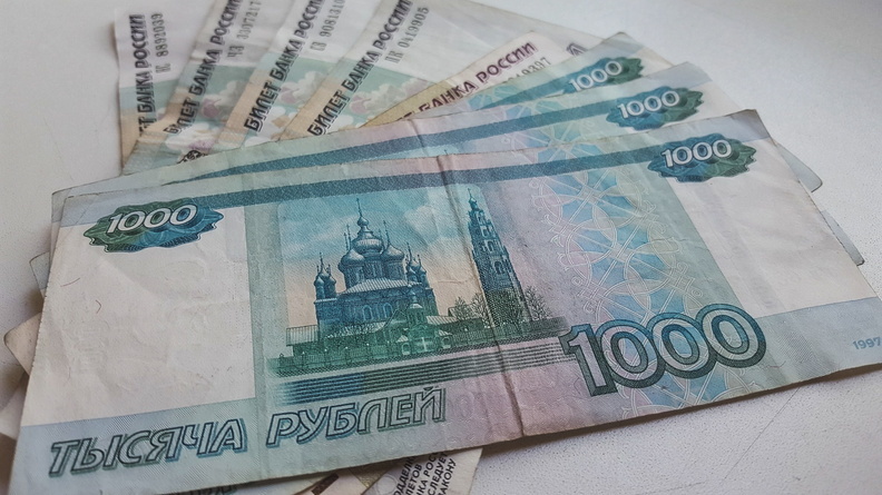 Житель ХМАО перевел незнакомцам 2,5 млн рублей в надежде спасти свои деньги