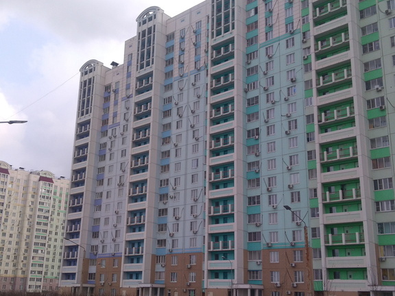 В Сургуте жители многоэтажек пожаловались на крыс и дырявую кровлю