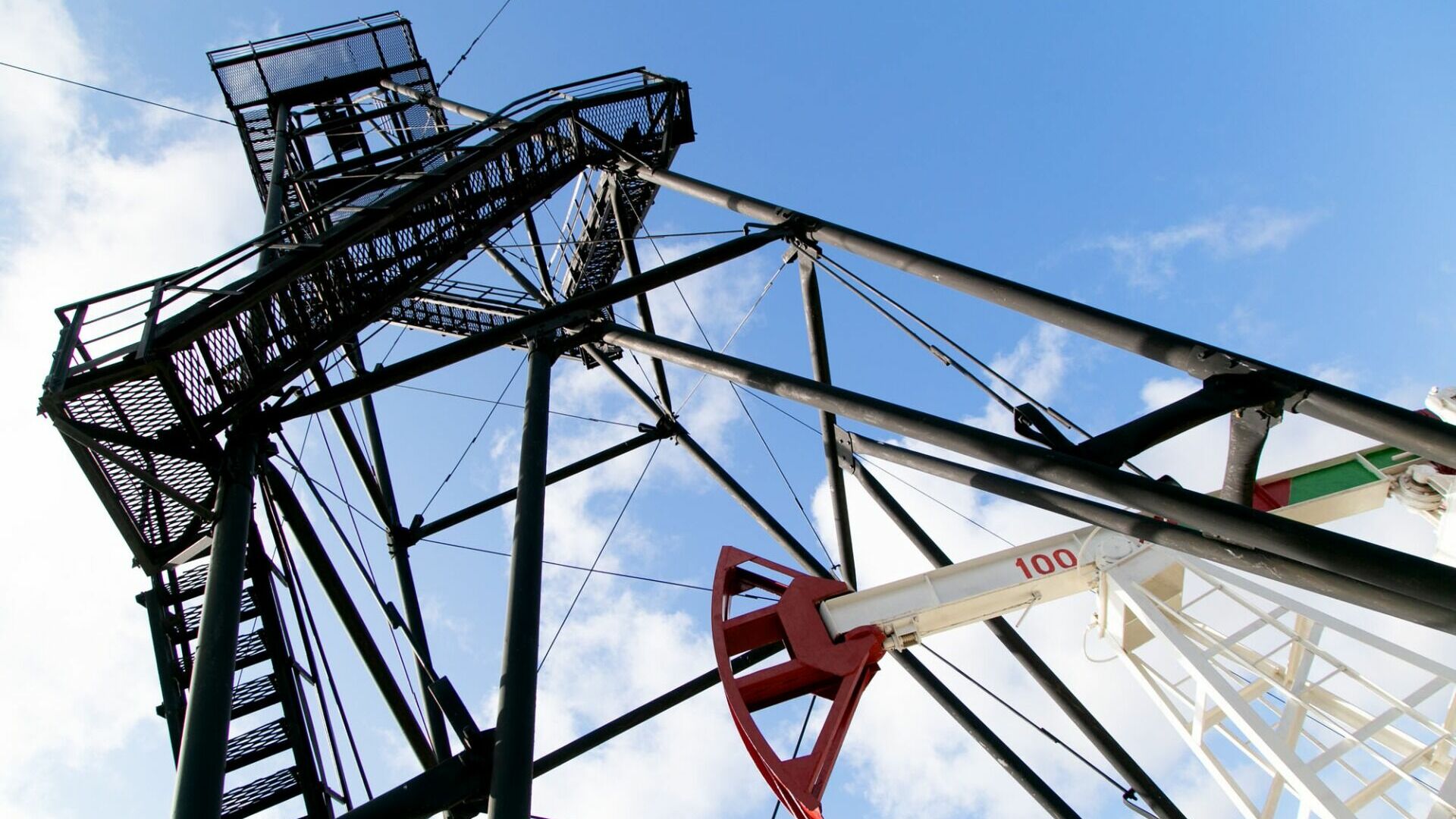 Нефтесервис-банкрот: судебные разбирательства добивают крупнейшее предприятие в ХМАО