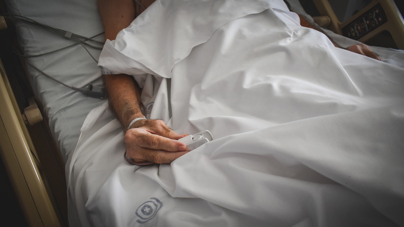 В ХМАО за сутки госпитализировали 194 человека с COVID