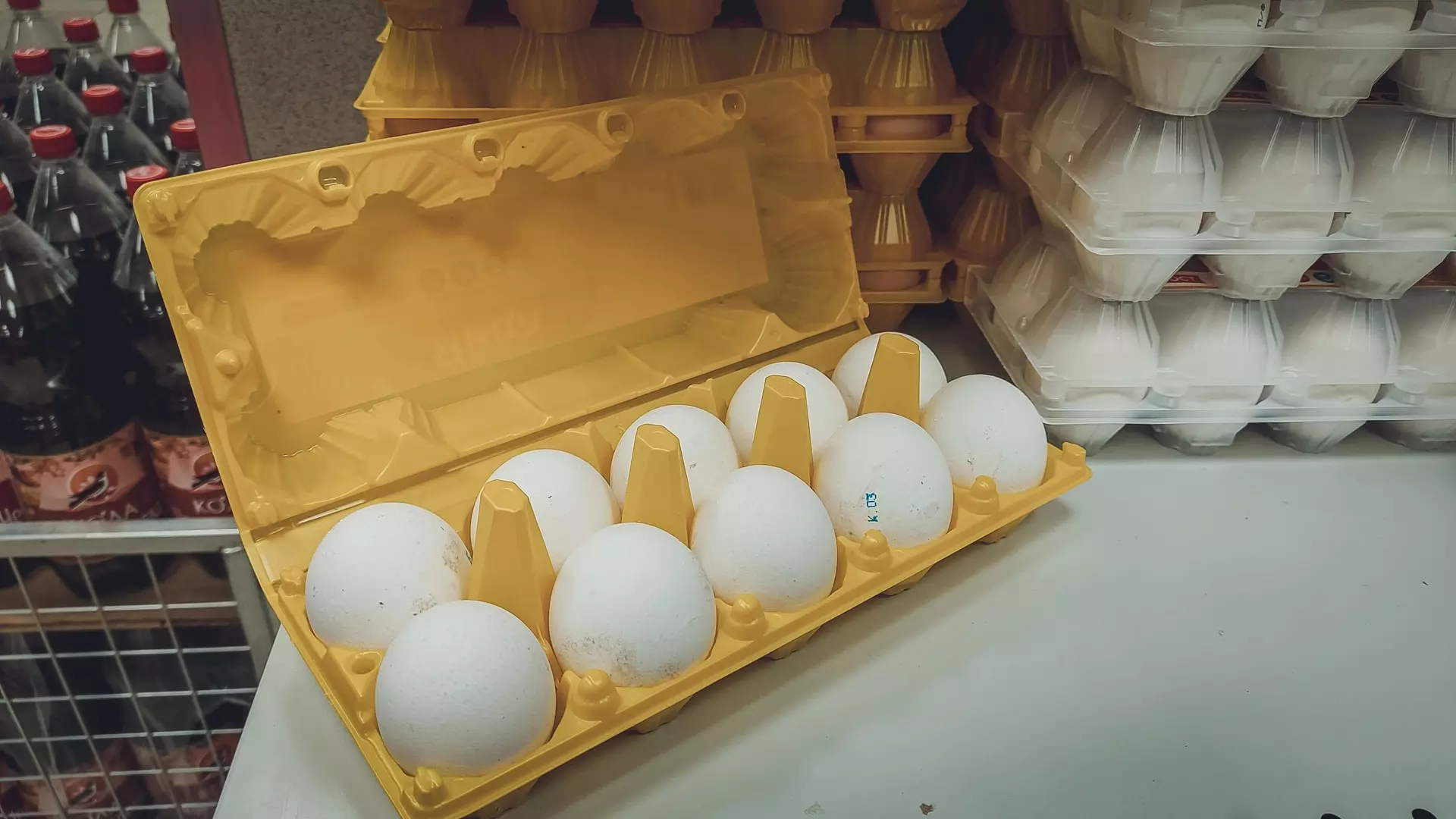 Жители Нижневартовска сетуют на отсутствие куриных яиц в гипермаркетах
