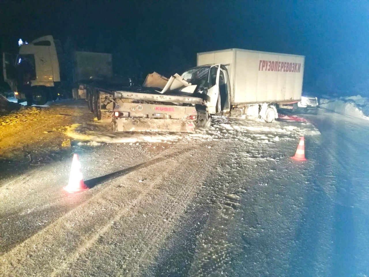 В Когалыме 32-летний водитель «ГАЗели» пострадал в столкновении с грузовиком