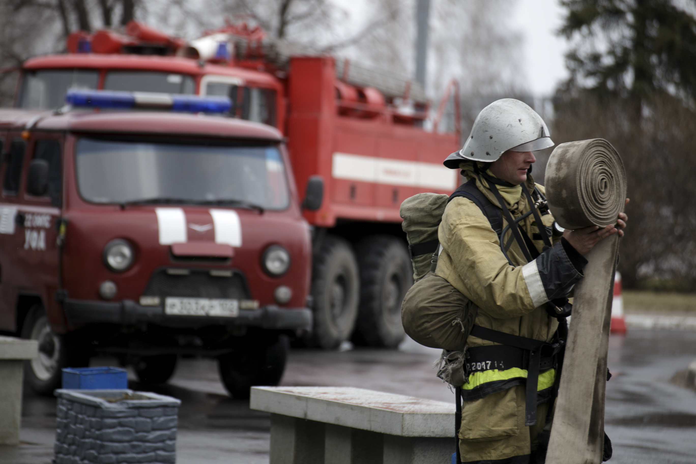 В Нижневартовске из-за пожара в жилом доме эвакуировали 24 человека