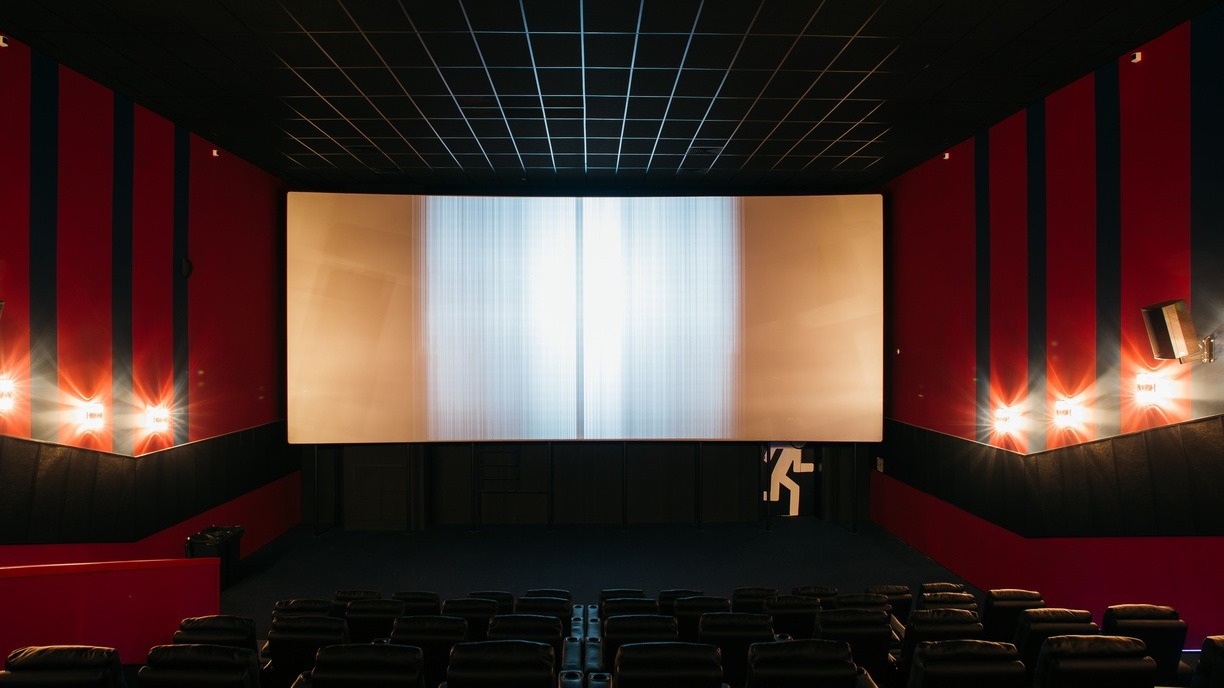 Власти Нижневартовска сохранят старинный балерьеф с кинотеатра «Мир»