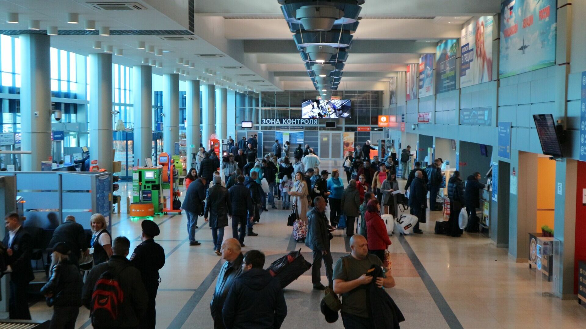 В аэропорту Ханты-Мансийска экстренно эвакуировали пассажиров