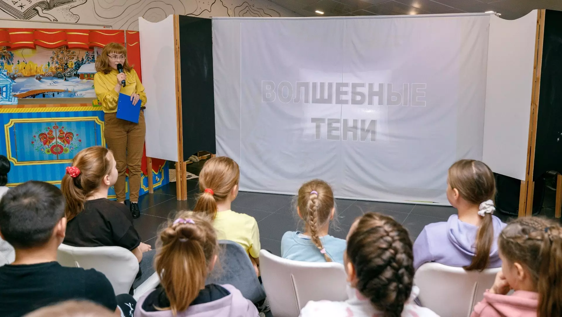 В библиотеке Ханты-Мансийска создали семейный театр