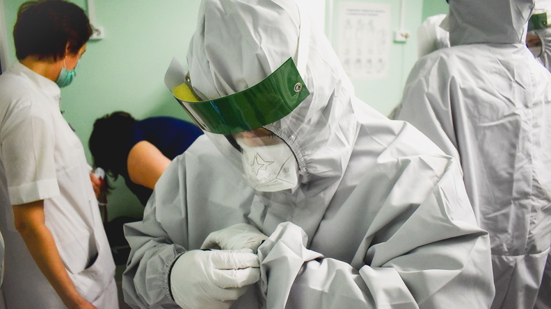 В ХМАО за сутки коронавирусом заразились 156 человек, один пациент умер