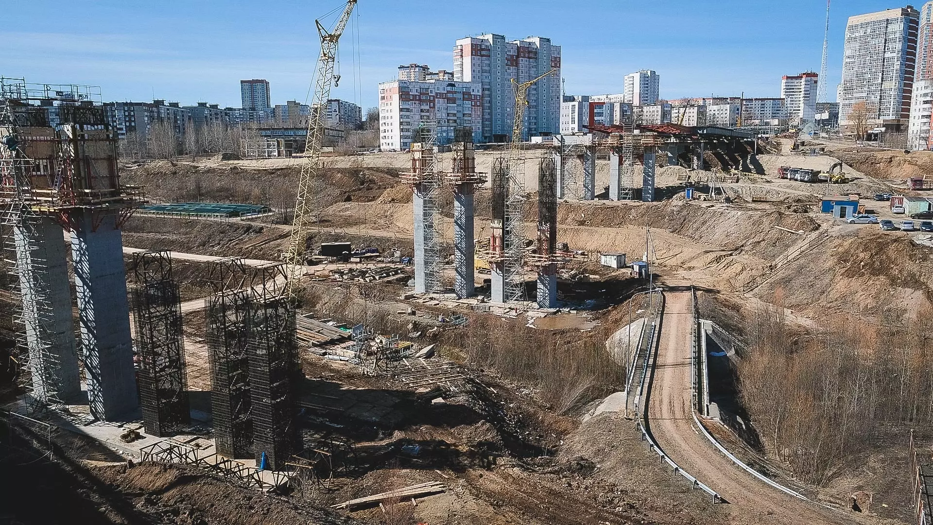 Югра первой в России приняла пятилетнюю программу по строительству