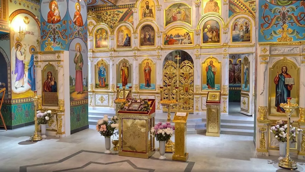 Ямал отремонтировал Свято-Духовский храм в Волновахе
