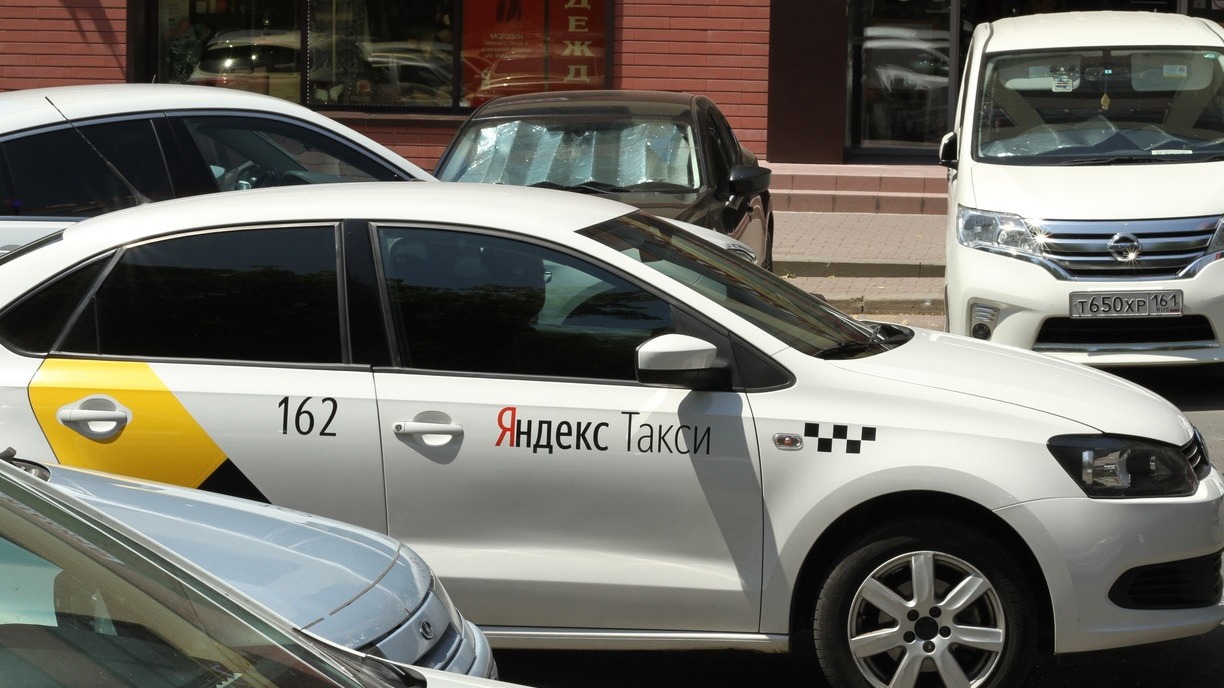 В ХМАО нервная пассажирка устроила скандал в такси