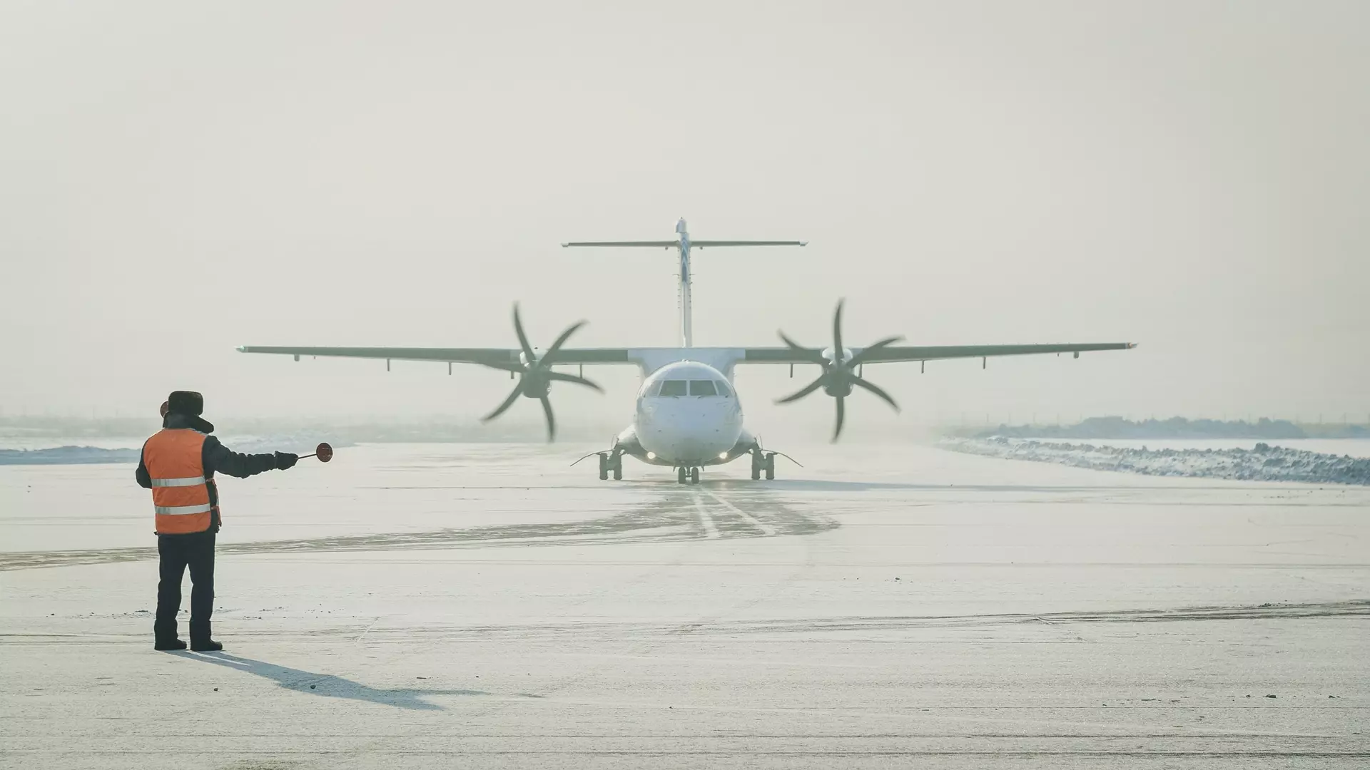 Почти четыре часа придется ждать самолета пассажирам, вылетающим в Тобольск.