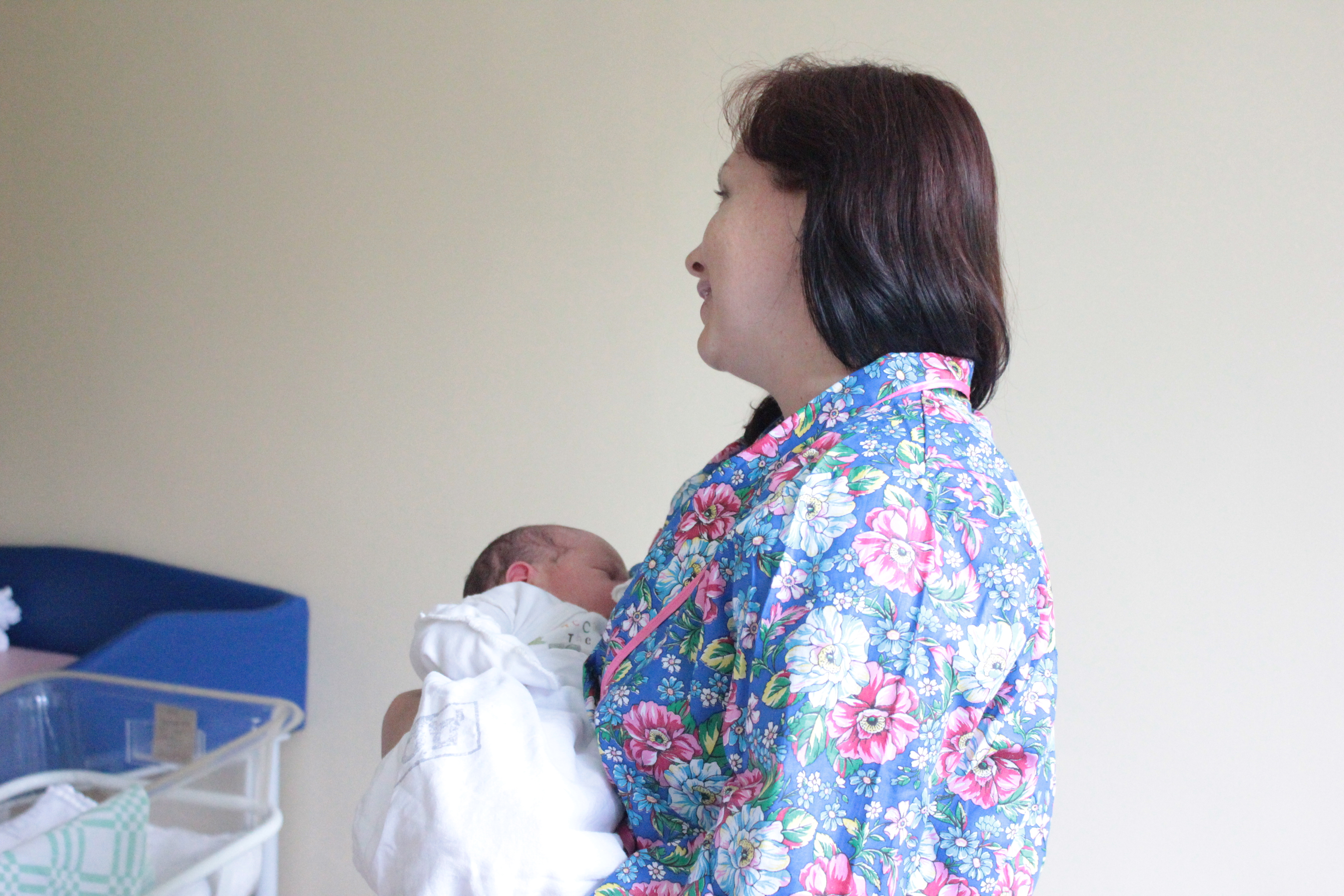 В Сургуте врач скорой помощи спас от смерти новорождённую девочку