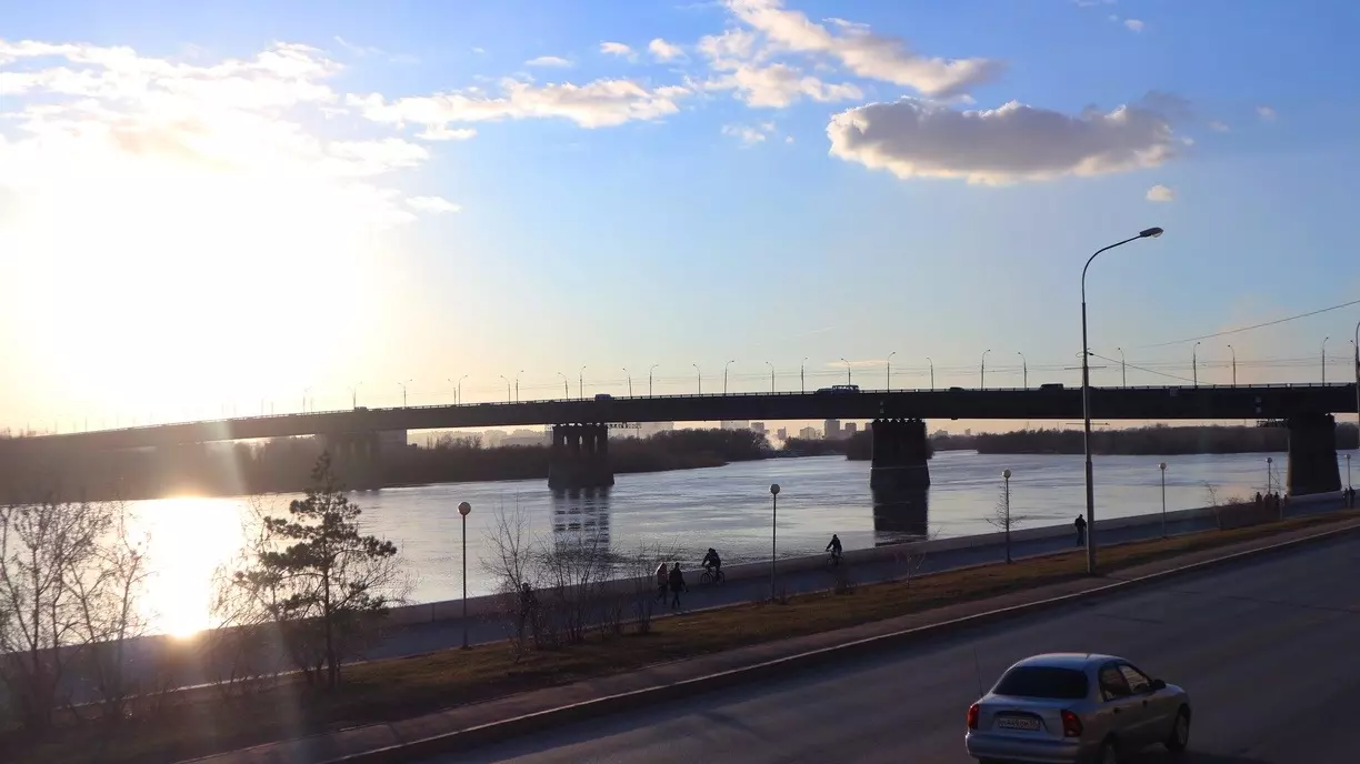 Мост через Обь в ХМАО покрылся выбоинами за полгода