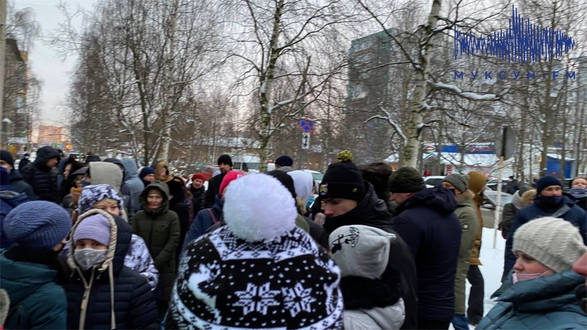 В Архангельске задержали 2 активистов и журналиста из-за акций против QR-кодов