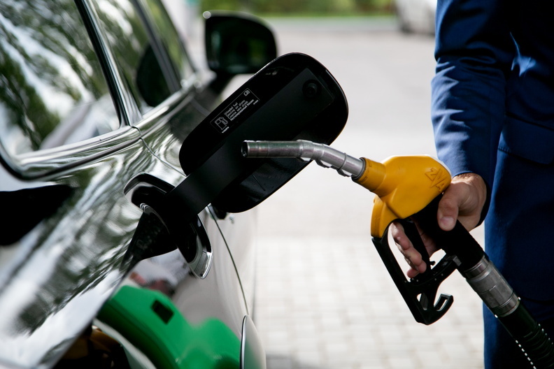 Жители ХМАО хотят создать петицию против роста цен на бензин