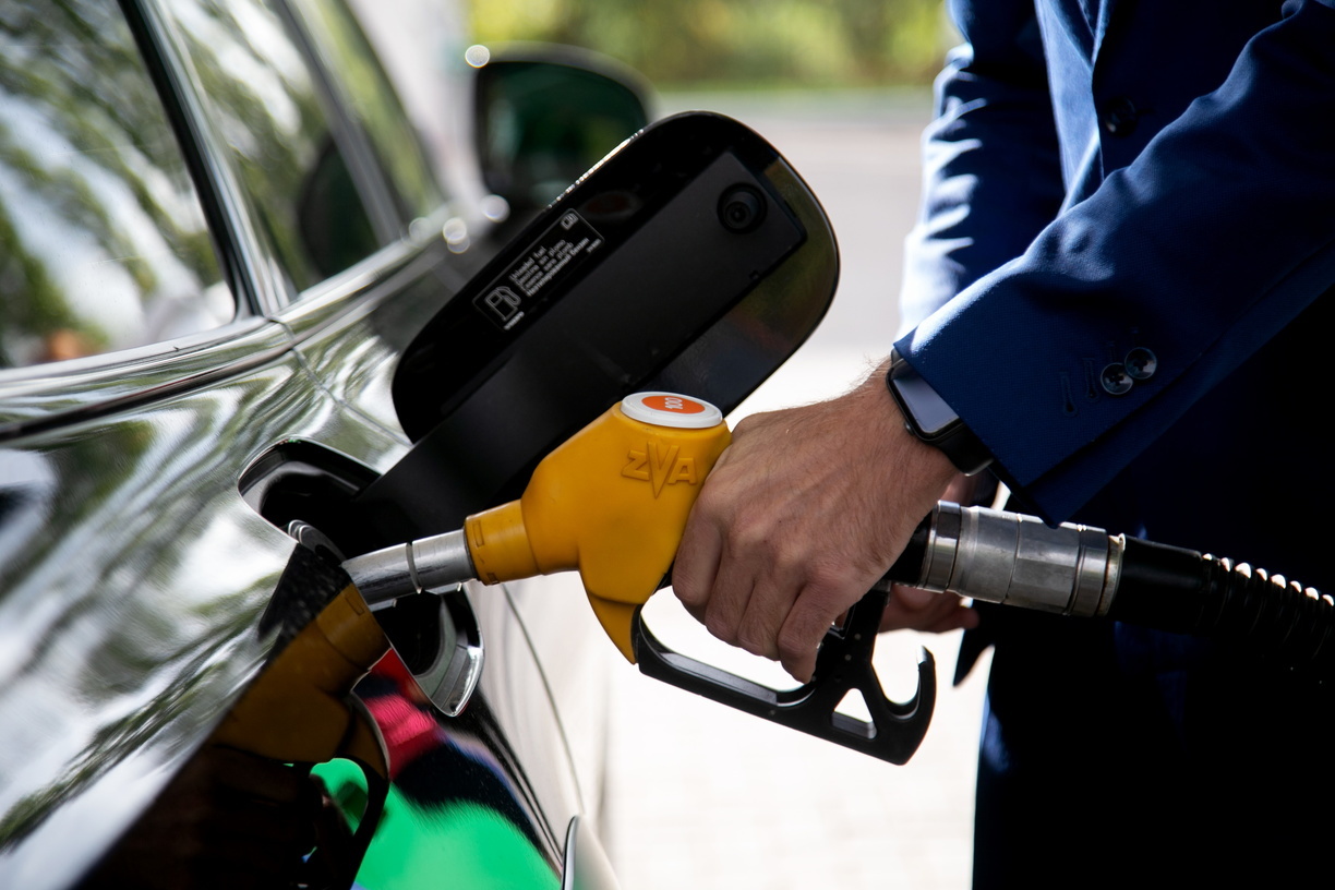 В Югре с Нового года выросли цены на бензин