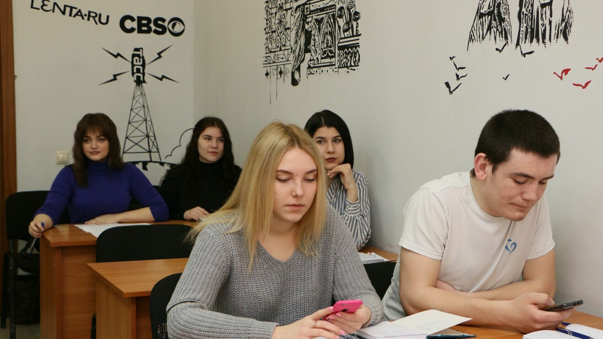 В ХМАО студентам из семей мобилизованных выплатят по 17000 рублей