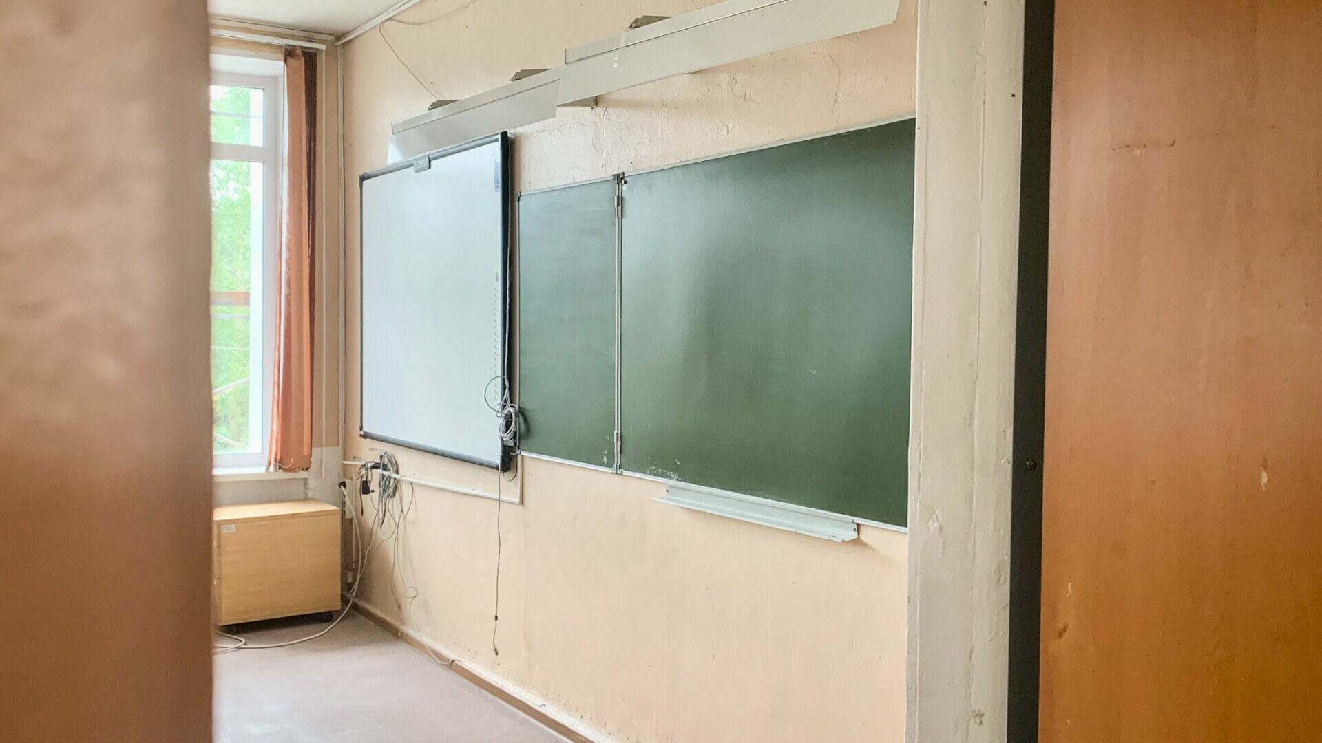 Учители Нефтеюганска обвинили департамент образования в давлении после ложного доноса