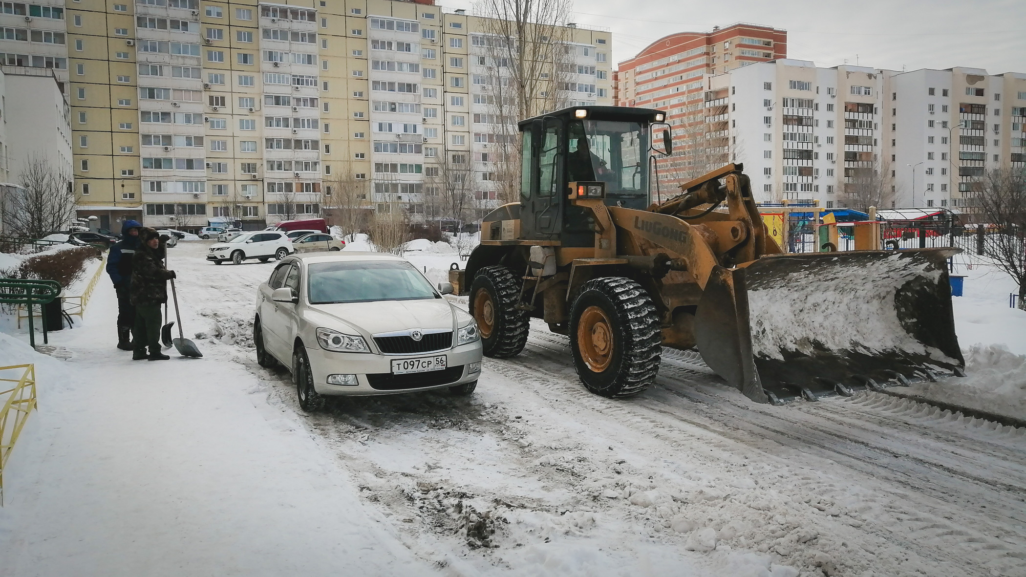Жители Кондинского района жалуются на плохую уборку снега
