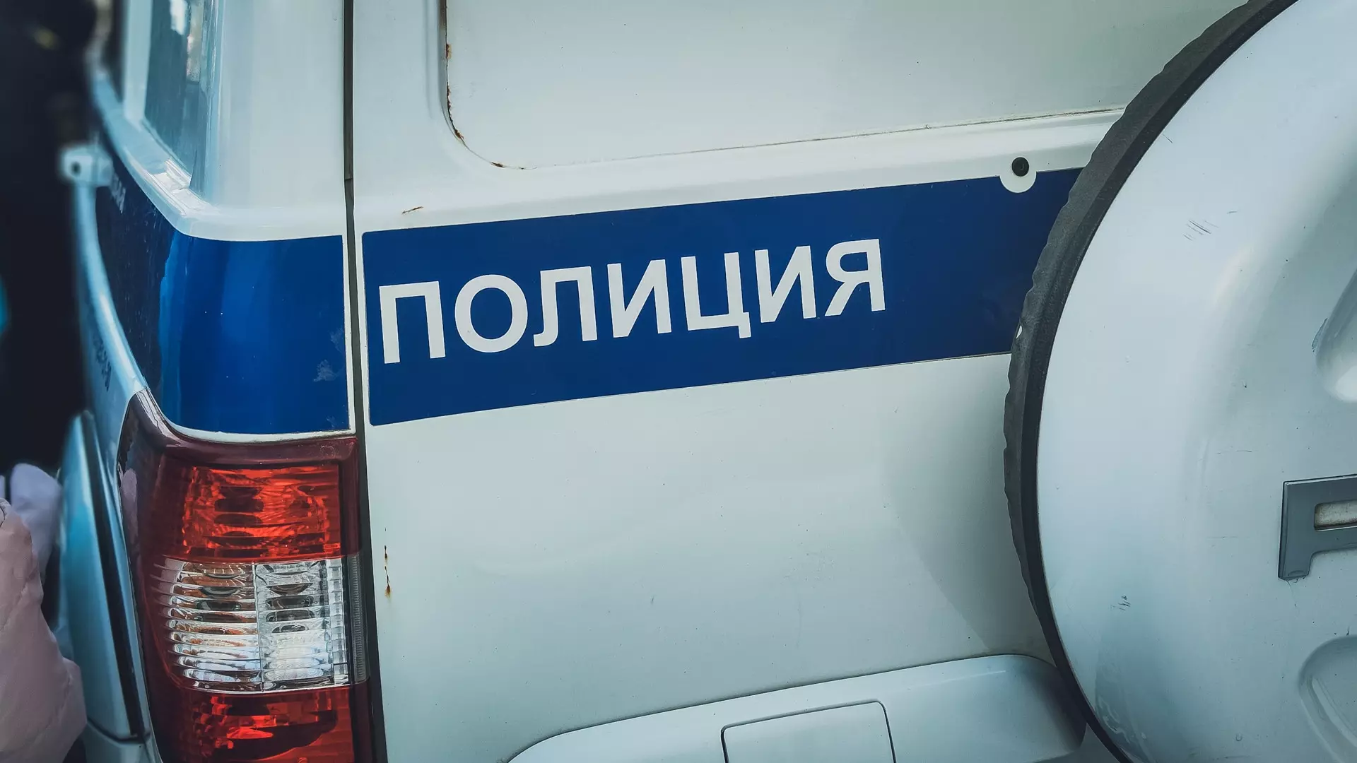 В ночном клубе Ханты-Мансийска полиция задержала 19 мигрантов