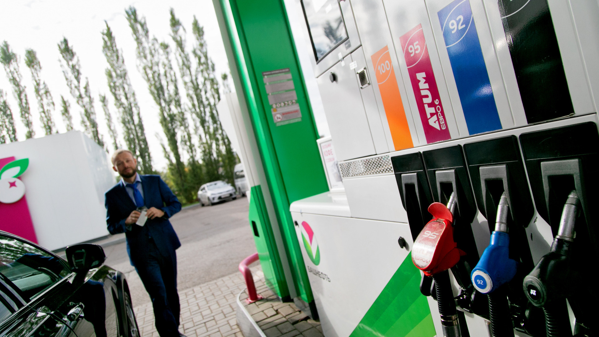 В Сургуте цена на бензин превысила 60 рублей