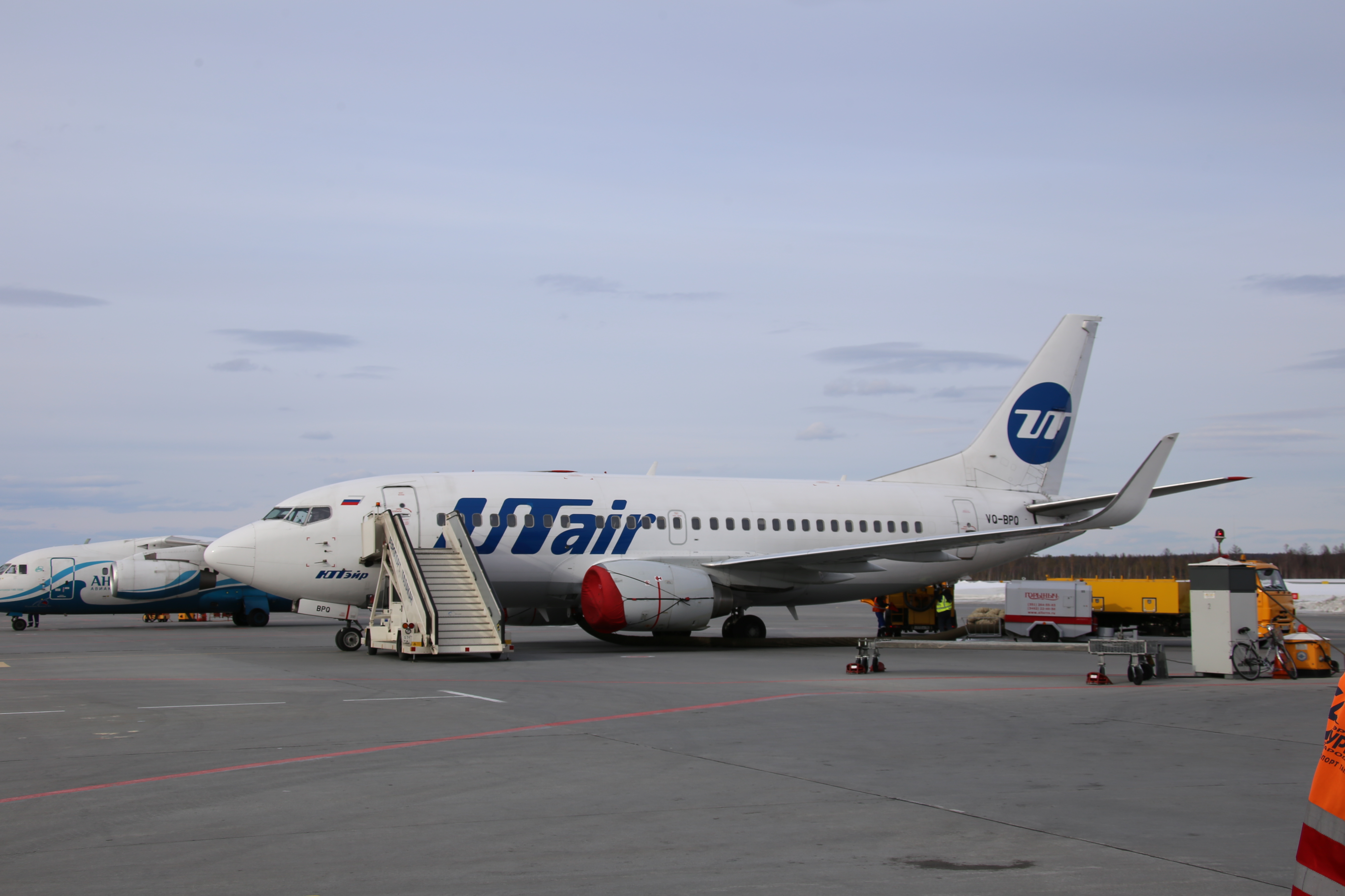 Самолет Utair экстренно сел в Москве из-за поломки генератора