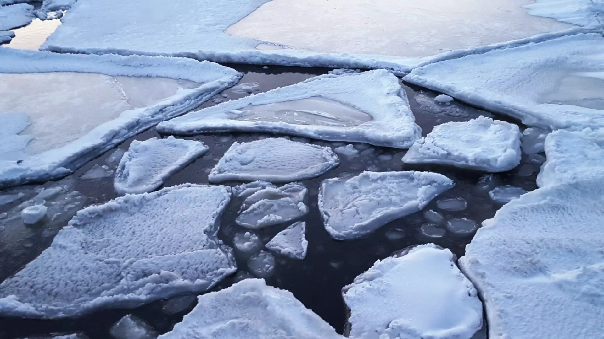 В ХМАО с 25 марта закроют автозимники и ледовые переправы